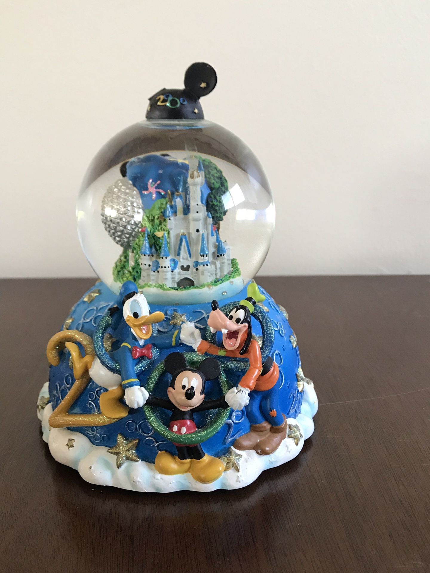 Disney Musical Snow Globe 2000 Celebrate The Future Cheryl Berman. Millennium edition. Chip in hat on top. Mickey Mouse Donald Duck goofy tinker bell.