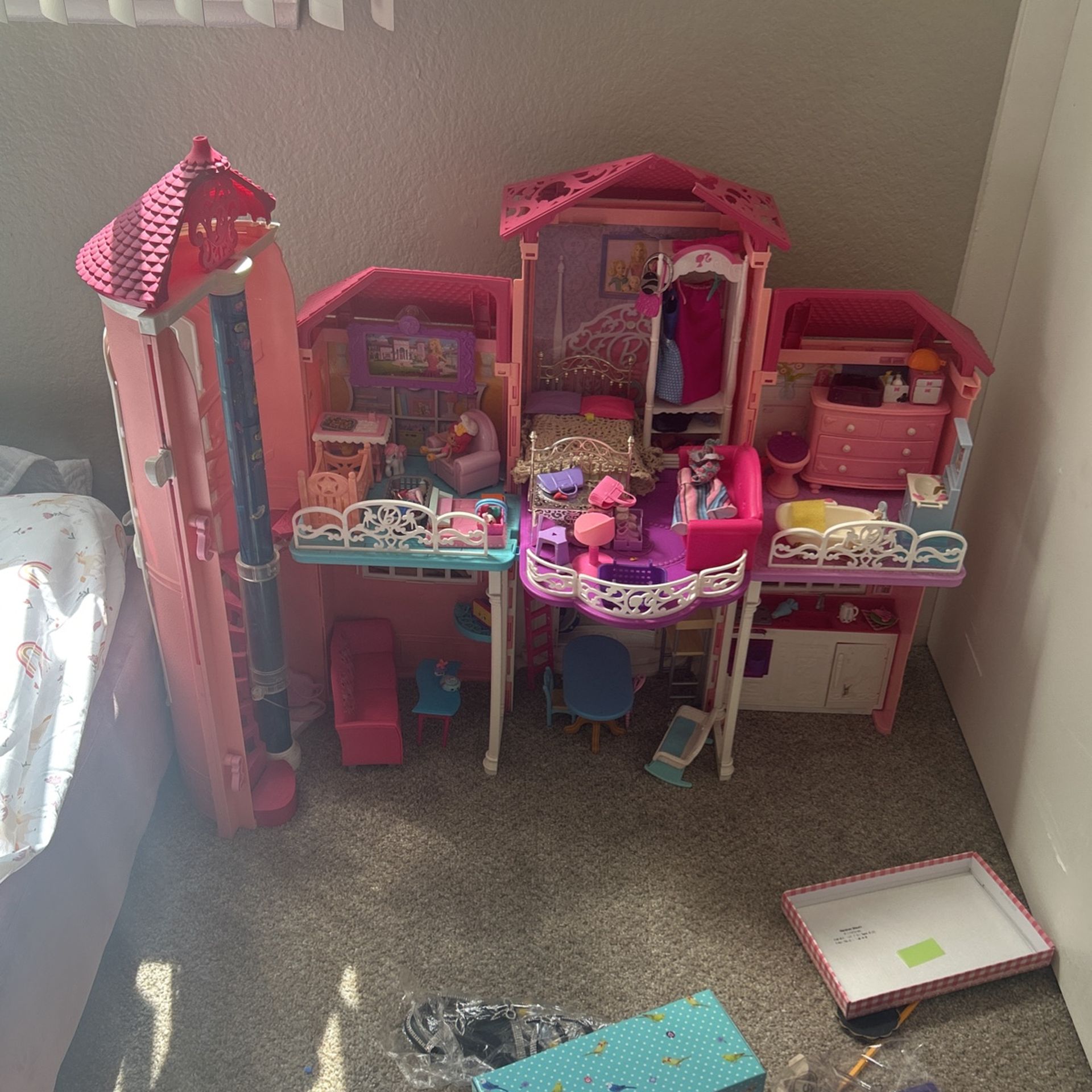 Barbie House With Toys 