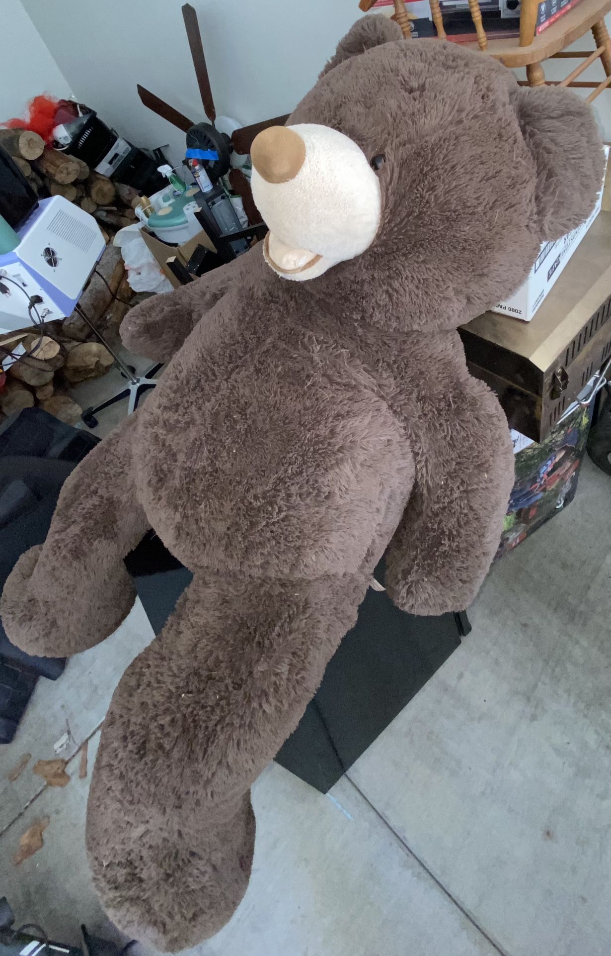 GIANT STUFFED TEDDY BEAR