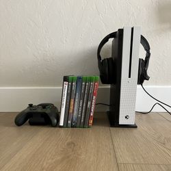 Xbox One with Games and Accessories 