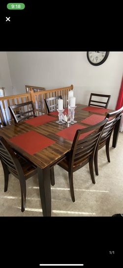 6 chair wooden table set like new