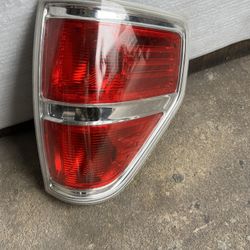 2009-2014 Ford F-150 Tail light Right Side Oem