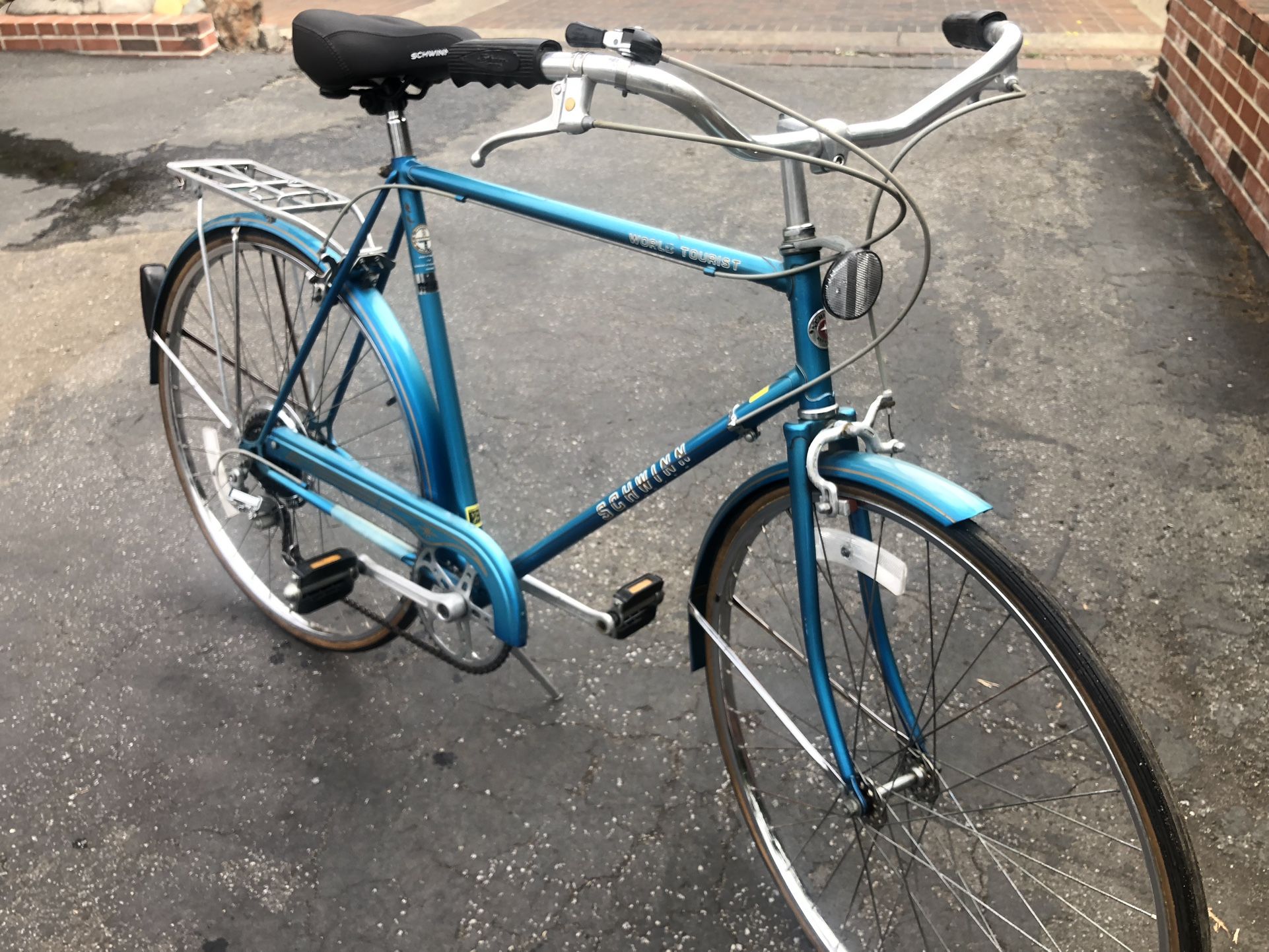 Vintage schwinn world tourist 2025