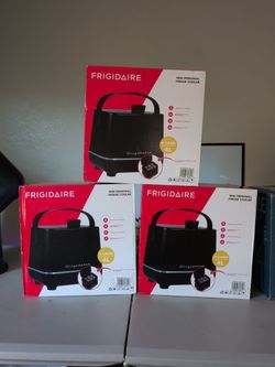 Frigidaire Mini Personal Fridge Cooler 4L