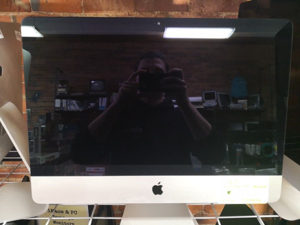 Apple iMac 21.5" Mid 2014 - Intel Core i5-4260U, 8GB RAM, 256GB SSD, MacOS Big Sur