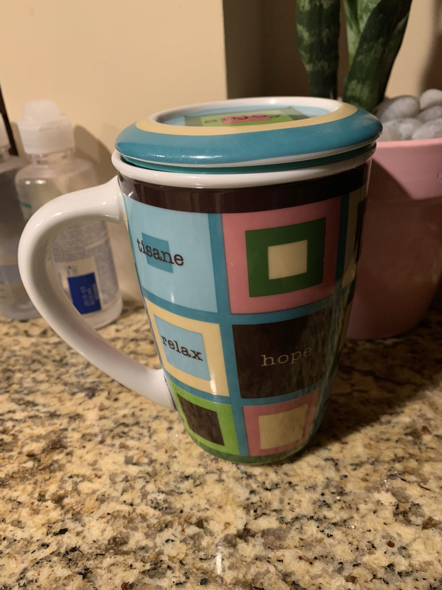 Nice mug with lid to keep coffee tea hot