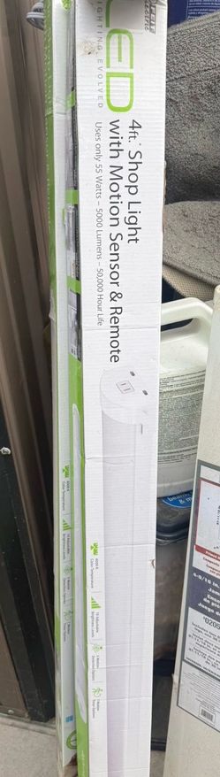 Shop light with remote