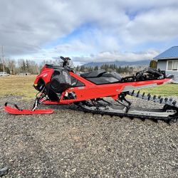 Lynx Turbo Snowmobile