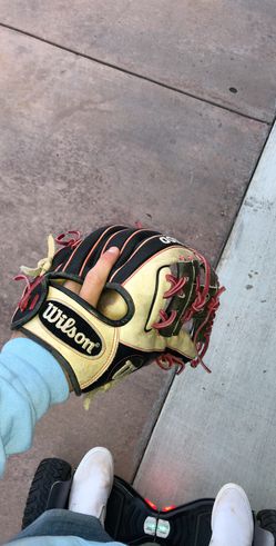 Wilson A2000 infielder glove.