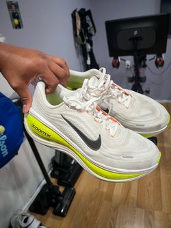 Nike Vomero Plus Men’s 8.5 2E