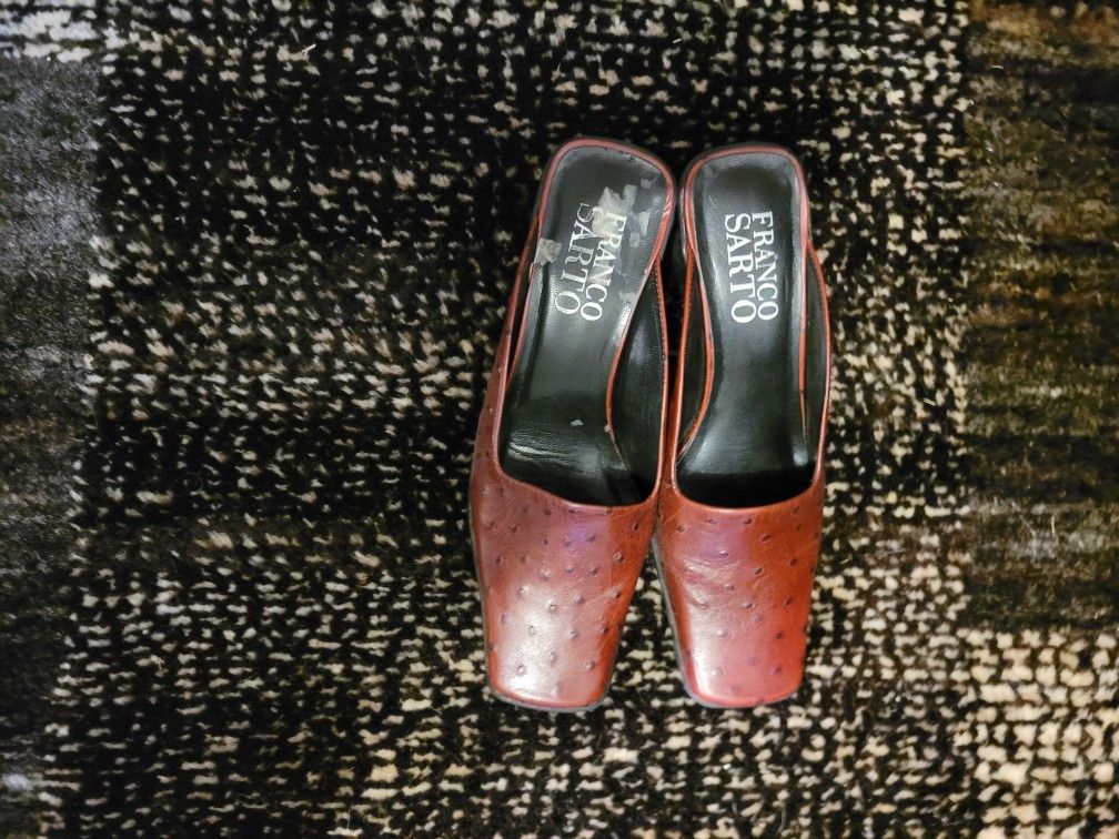 Franco Sarto ostrich shoes size 7.5