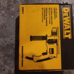 Dewalt 1/2 Hammer drive 8amp corded 
