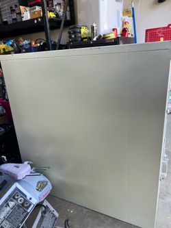 Two drawer steal file cabinet with keyed lock