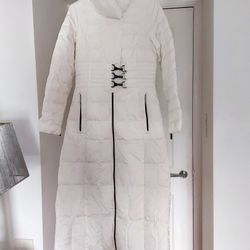 Gorgeous Maxi White Down Coat. Size 8. Brand New!