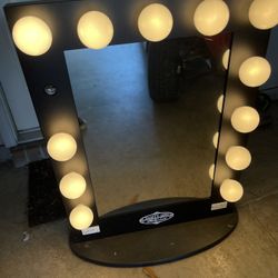 Vanity Girl Mirror-read Description