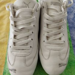 PUMAS SHOES SIZE 7.5 MENS, 9 WOMEN