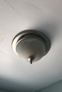 Flushmount light fixture
