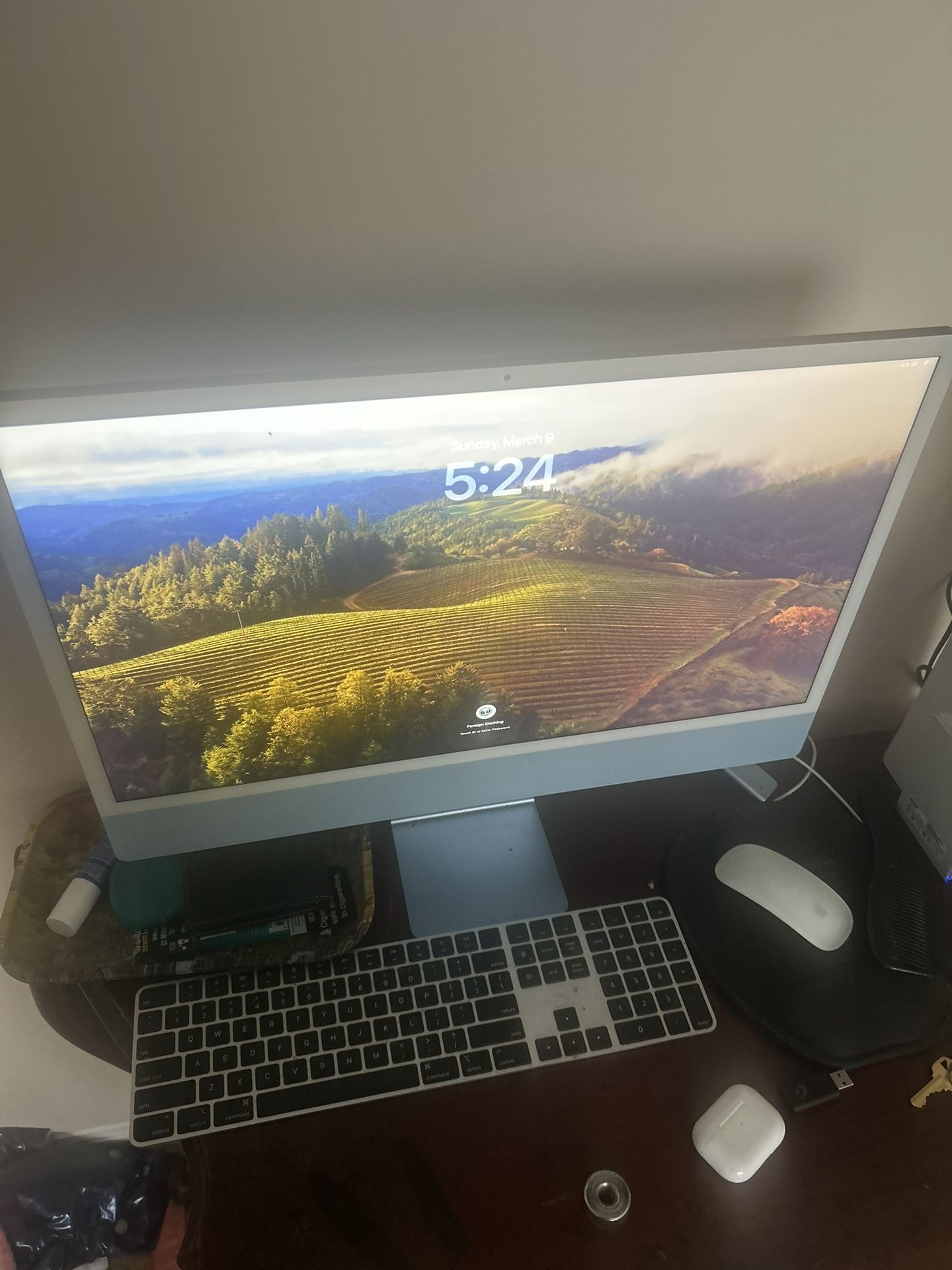 iMac 2023 24’in Display With Magic Keyboard And Mouse