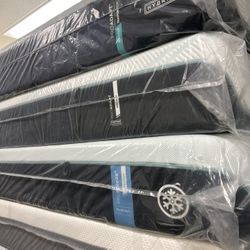 King Size Tempurpedic Models