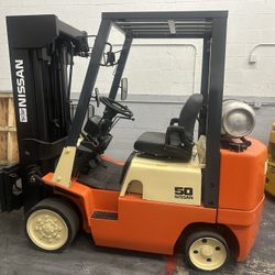 5000Lb Forklift 4 Towers Side-shif Very Nice Machine 