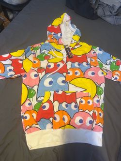 Brand new Pac-Man sweater adult small Still have tag 15$