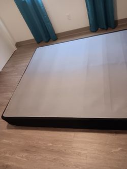 QUEEN  SIZE  BOX SPRING.