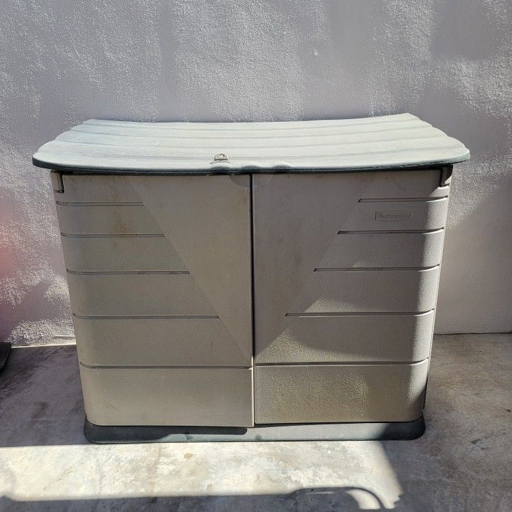 Rubbermaid Shed