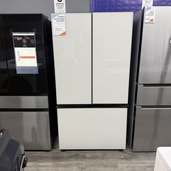 Samsung - BESPOKE 30 cu. ft. French Door Smart Refrigerator with AutoFill Water Pitcher - White Glass 😻