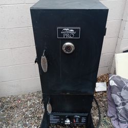 Masterbuilt PRO Smoker Good Condicion 18"w 16"l 43"h 