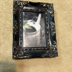 Vintage Ornate Wooden 6" * 4" Picture Frame with Repousse Pattern, Handcrafted.