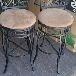 Metal  Barstools / Chairs ..2... Like New ... $100  BOTH CHAIRS 