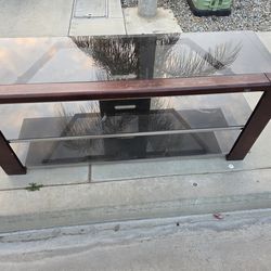 Free tv stand