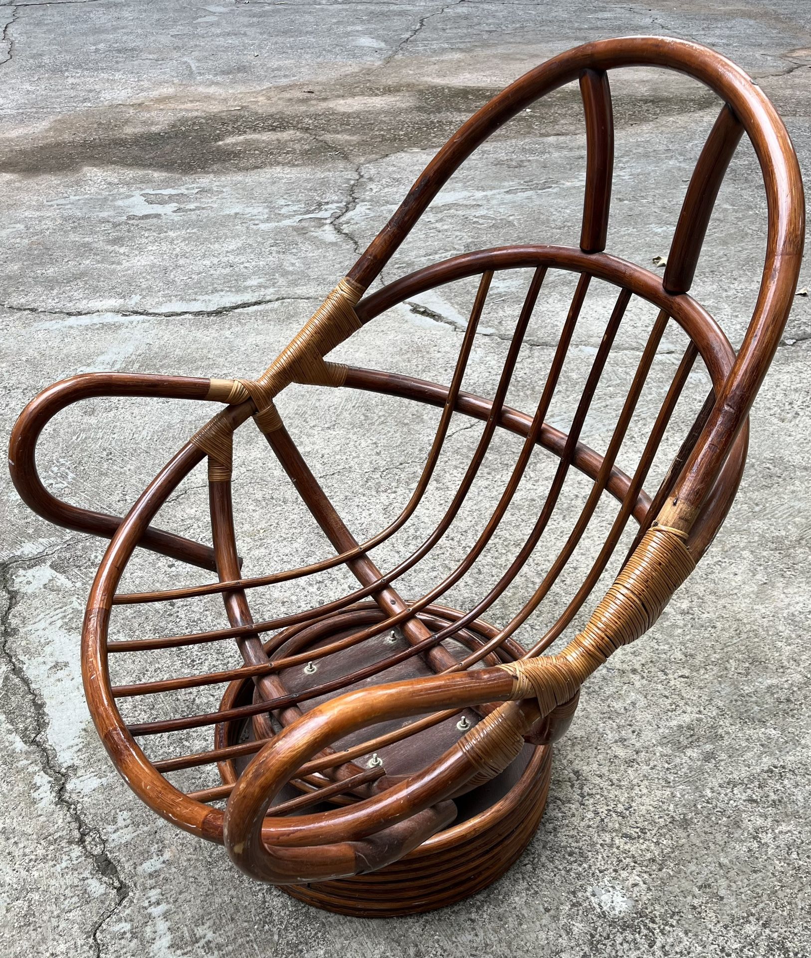 **PROJECT/ RATTAN SWIVEL ROCKING CHAIR** PROJECT
