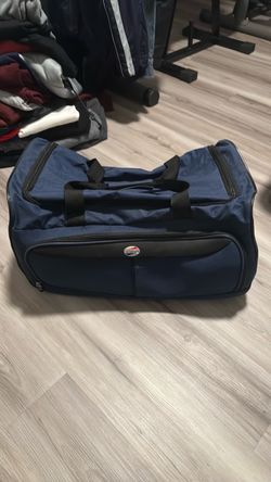 American Tourister carry on luggage 🧳