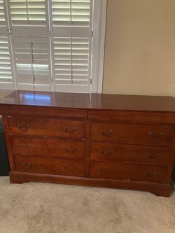 Cherry Wood 6-Drawer Dresser