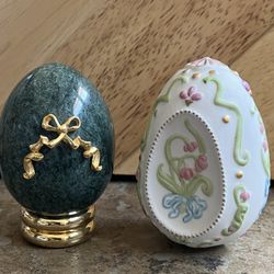 FRANKLIN MINT “The Collector Treasury Of Eggs” 1988 Set Of 2 🎀 (Porcelain & Marble) Org Price $40 Each Egg