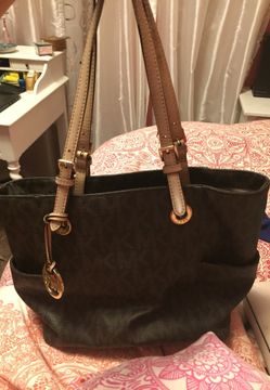 Michael kors purse