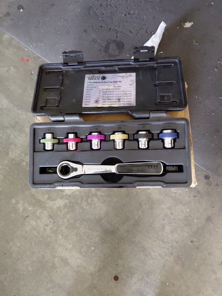 Matco Tools 7 Piece Magnetic Oil Plug Socket Set$40