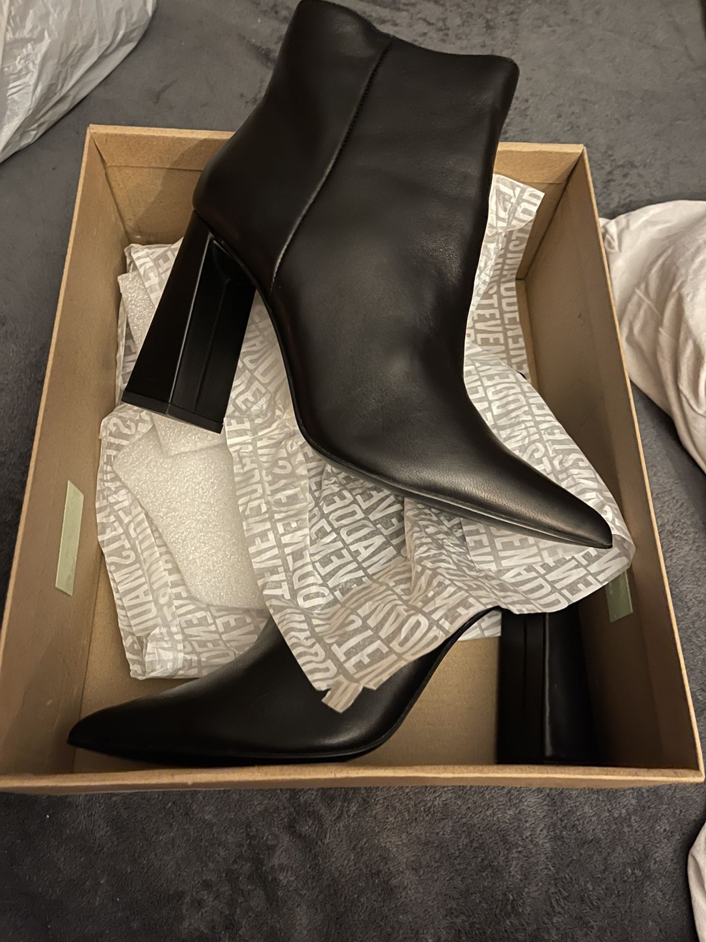 Steve Madden Boots Size 8.5 