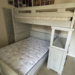 Beautiful Full/Twin Bunk Bed With Desk and Storage