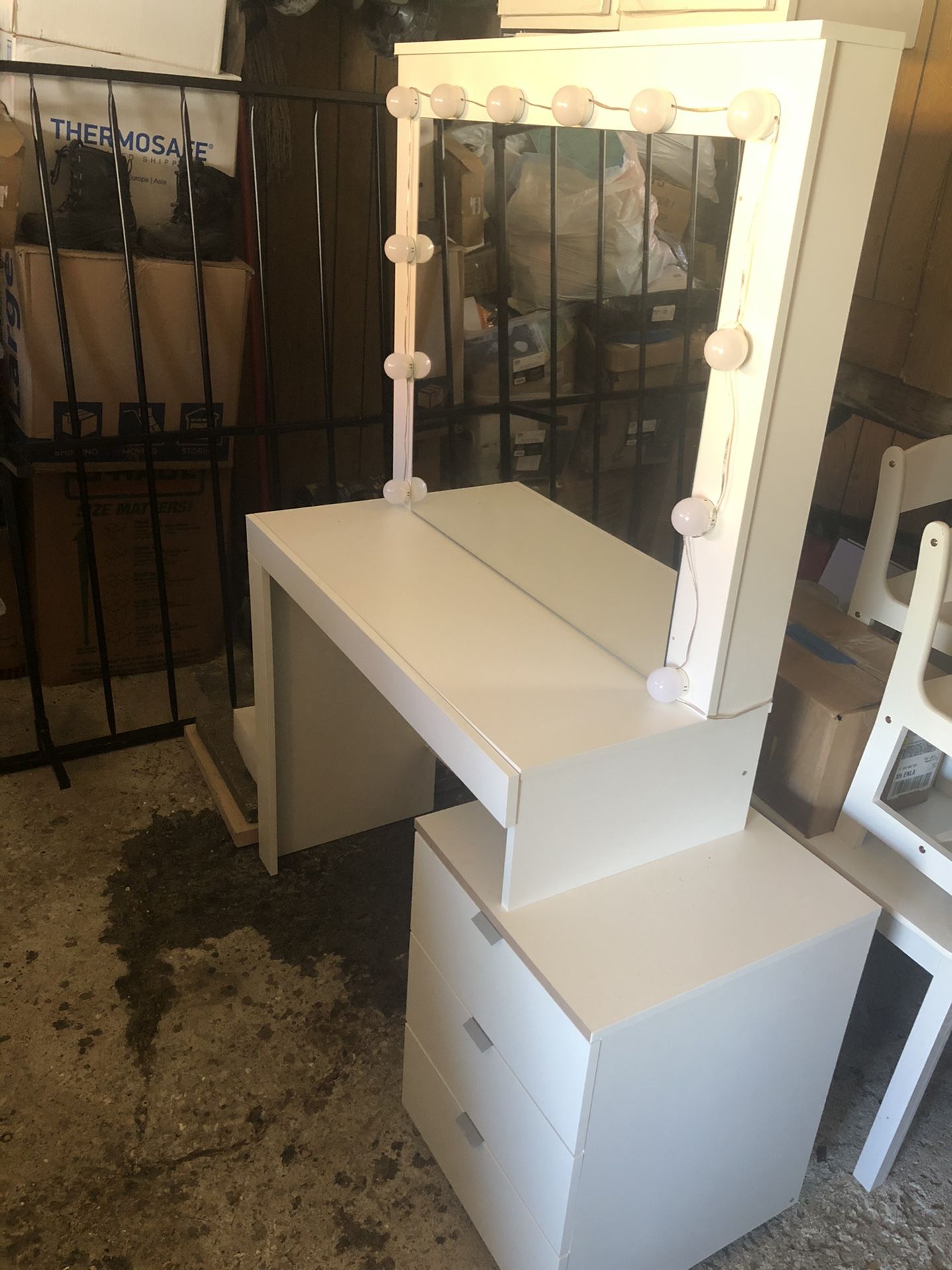 Make Up Vanity
