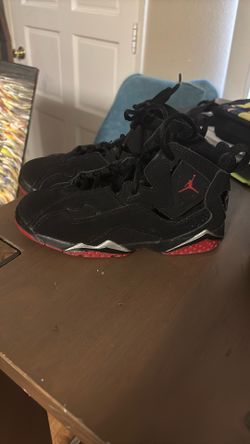 Jordan 1 Mid Size 2 Y Nearly New 