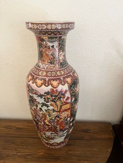 large Asian-style floor vase with Satsuma-style decoration
