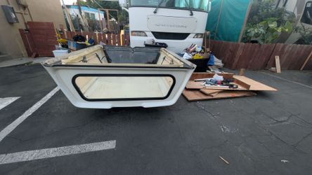Camper shell
