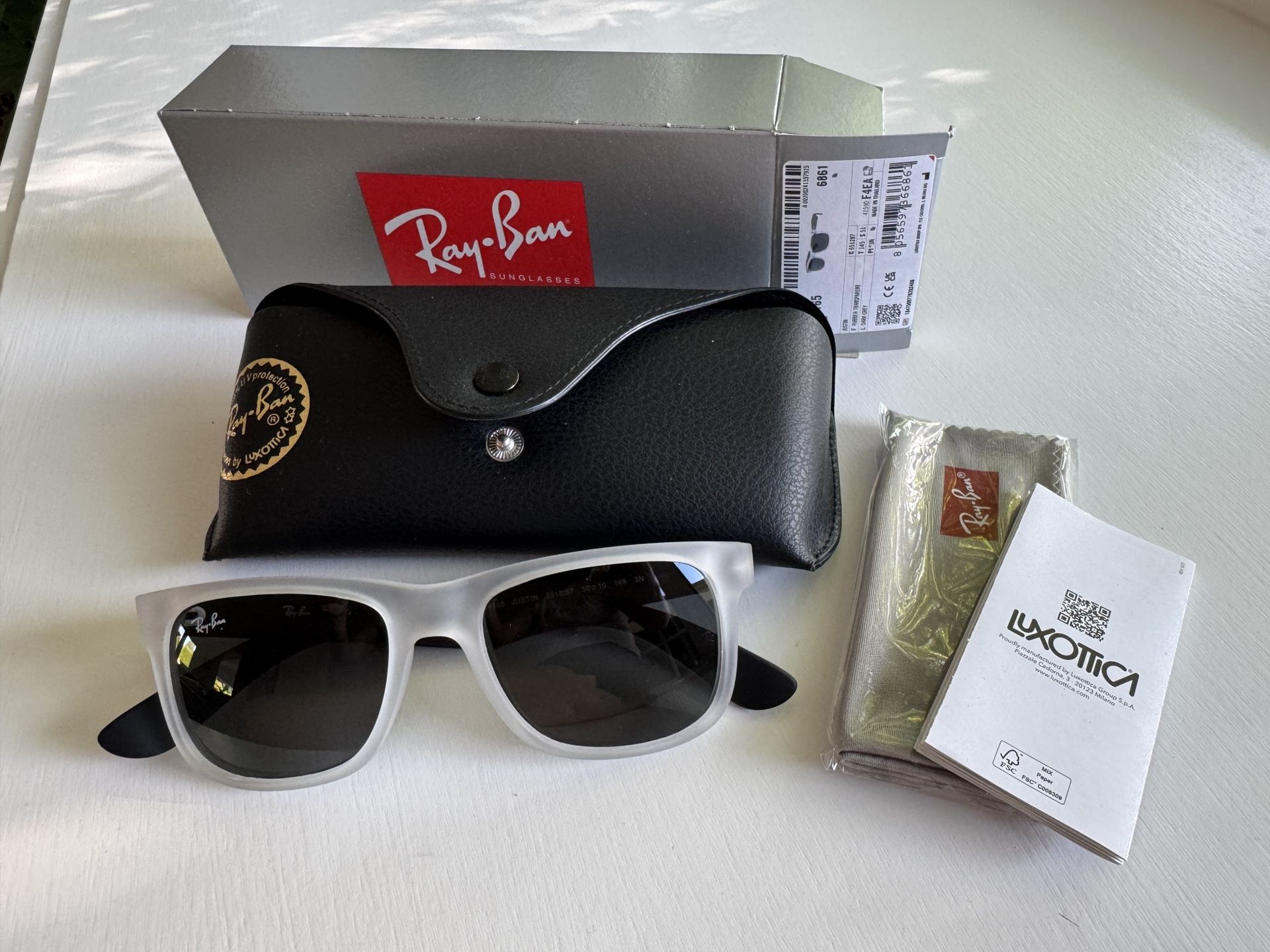 NWT: Rayban Justin sunglasses