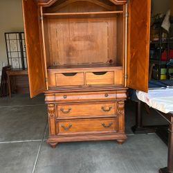 Armoire $195