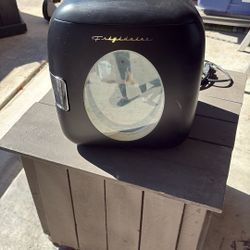 Frigidaire Mini Cool/warm fridge