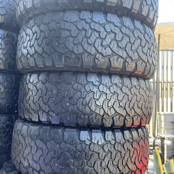 Vendo 265/70/R17 Instacion Y Balance Las 4 Llantas Por $200