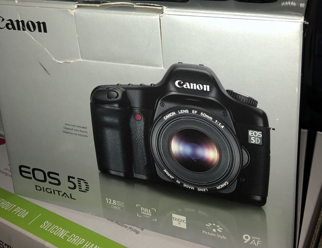 Canon EOS 5D 12.8 MP (body only)