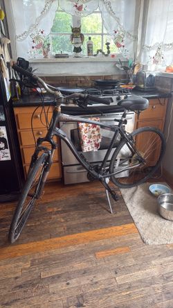 Men’s tall 24speed schwinn voyager town bike $75 obo